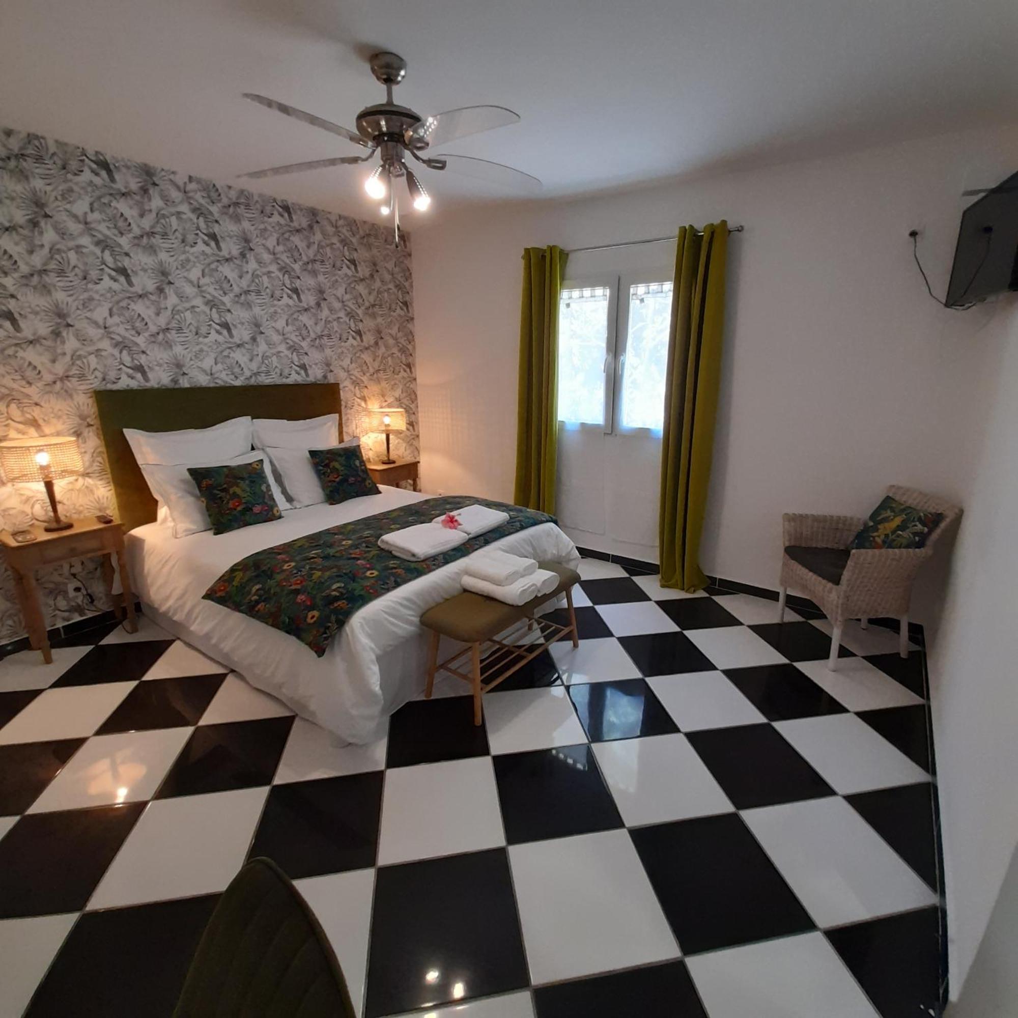 Villa Garriga Le Bois de Nefles  Zimmer foto